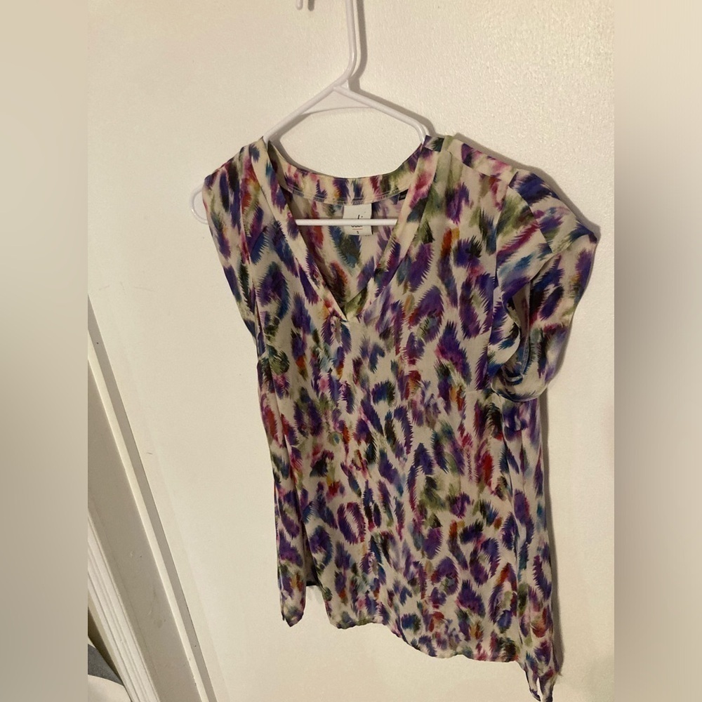 Cabi animal print short sleeve blouse in size small. Adorable shirt